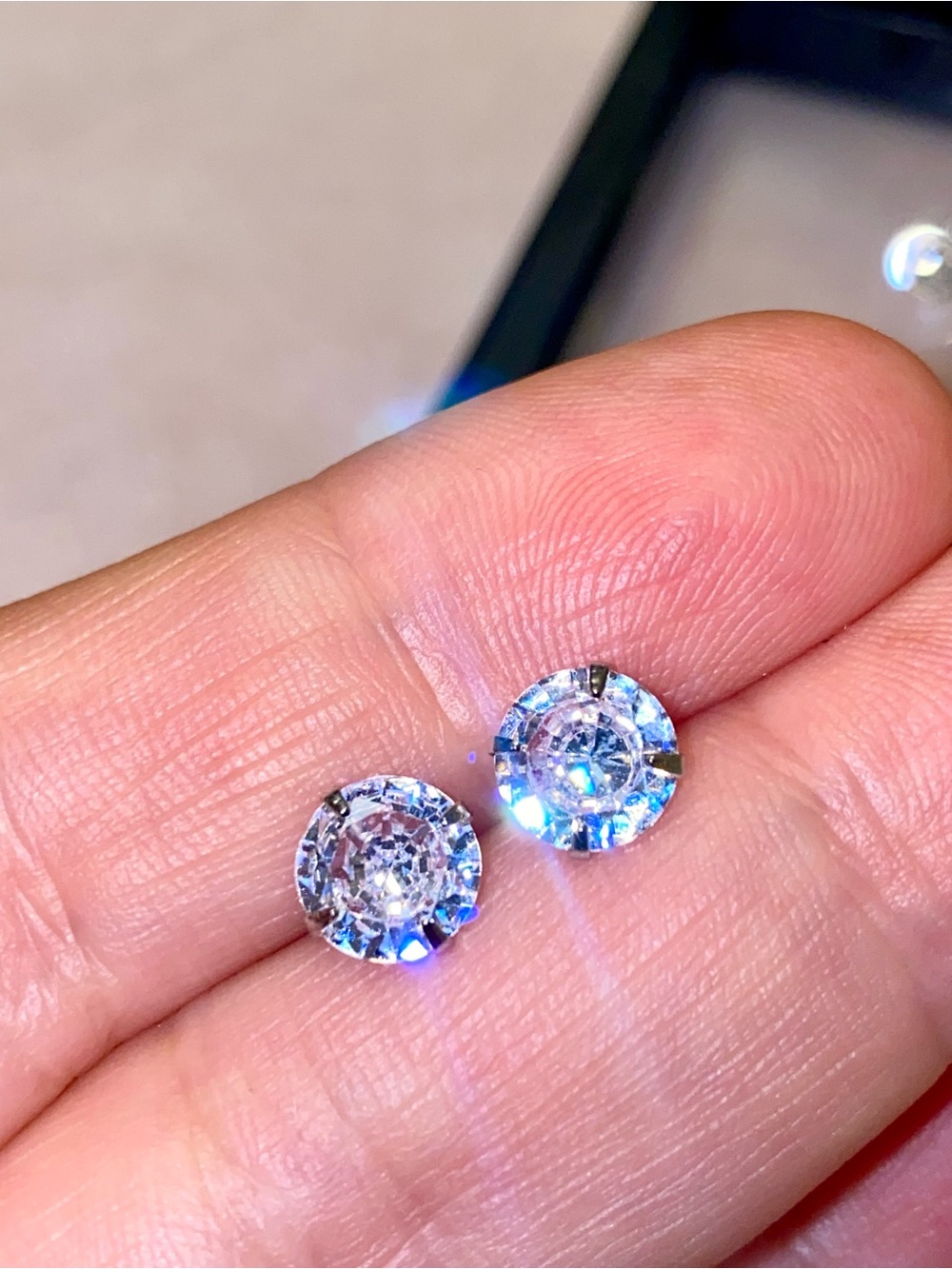 Classic Round Clear Crystal 925 Silver Stud Earrings - Sparkling White CZ
